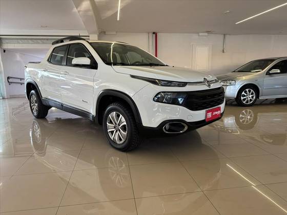 FIAT TORO 1.8 16V EVO FLEX FREEDOM AT6 FIAT TORO 1.8 16V EVO FLEX FREEDOM AT6